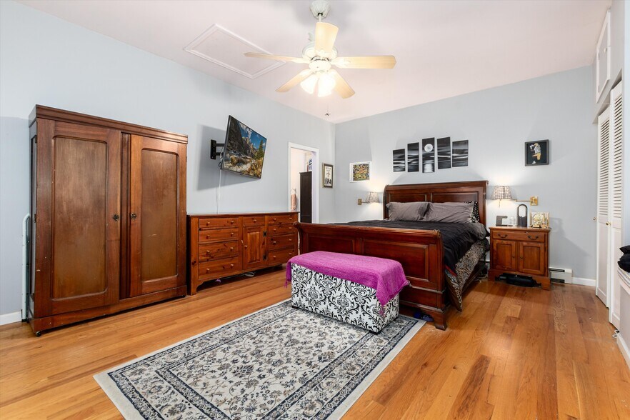 More Photos Of 200 Rose St, Georgetown Hospitality For Sale