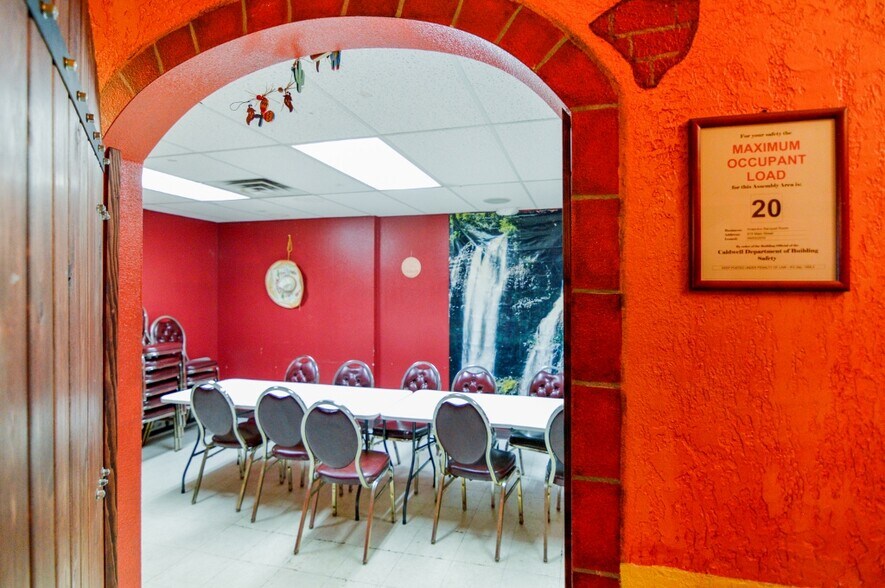 More Photos Of 819 Main St, Caldwell Restaurant For Sale