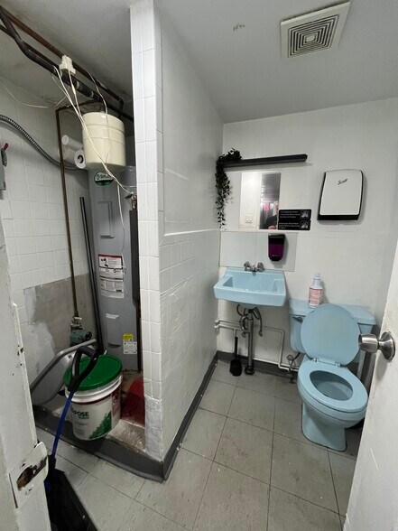 More Photos Of 41 Kenmare St, New York Apartments For Lease