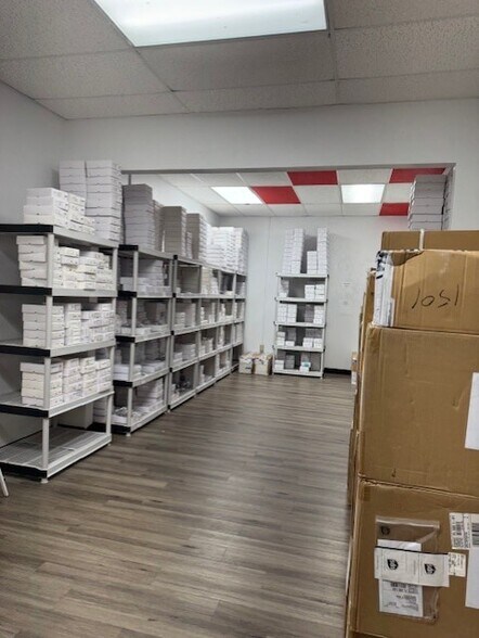 More Photos Of 30798 US Highway 19 N, Palm Harbor Warehouse For Lease