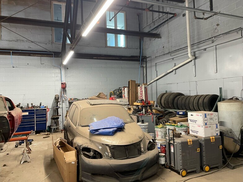 More Photos Of 1427-1431 Valley Dr, Syracuse Warehouse For Sale