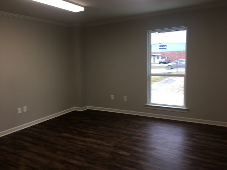 More Photos Of 2718 Ruby St, Gonzales Light Distribution For Sale