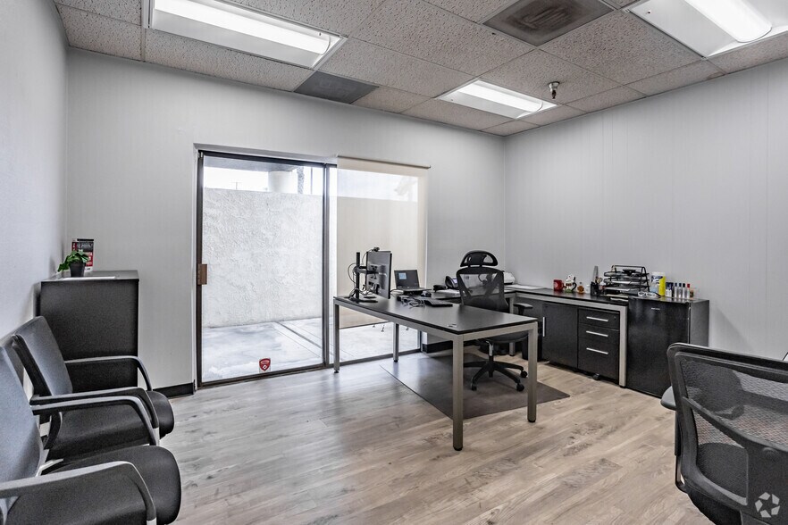 More Photos Of 1210 N Tustin Ave, Anaheim Warehouse For Lease
