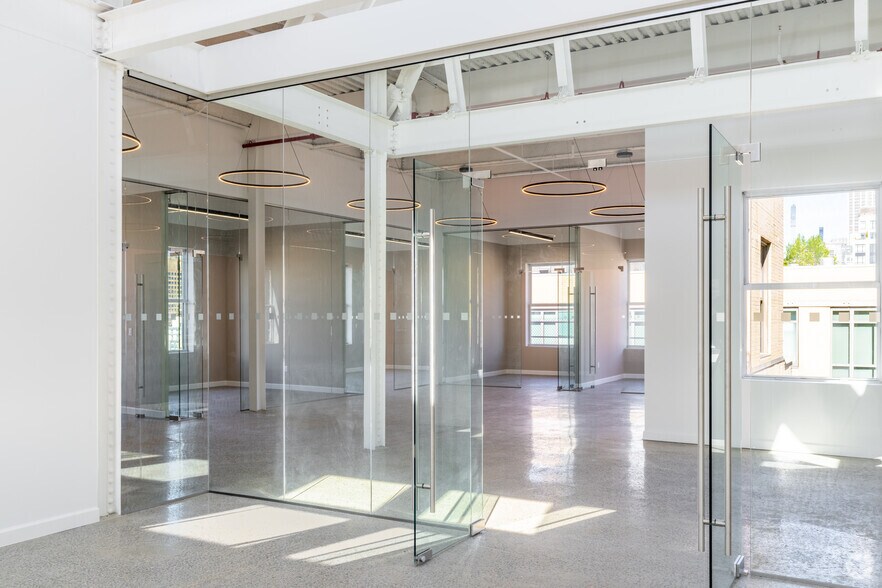 More Photos Of 156 Fifth Ave, New York Coworking Space