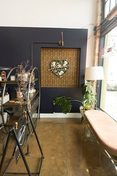 More Photos Of 1601-1607 N Franklin St, Tampa General Retail For Lease