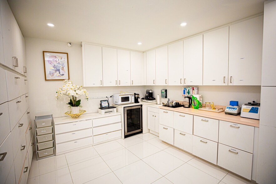 More Photos Of 2715 W Sligh Ave, Tampa Office Residential For Sale