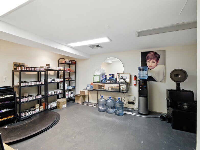 More Photos Of 6-8 Thorne St, Jersey City Storefront Retail Residential For Lease