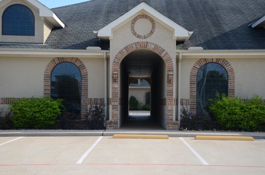 More Photos Of 7115 FM 2920, Spring Unknown For Lease