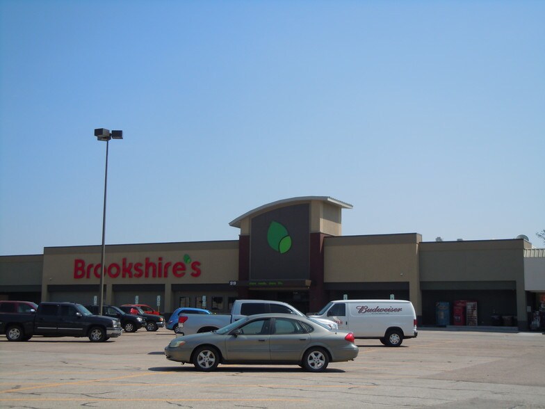 Primary Photo Of 511-521 E Yeagua St, Groesbeck Unknown For Lease