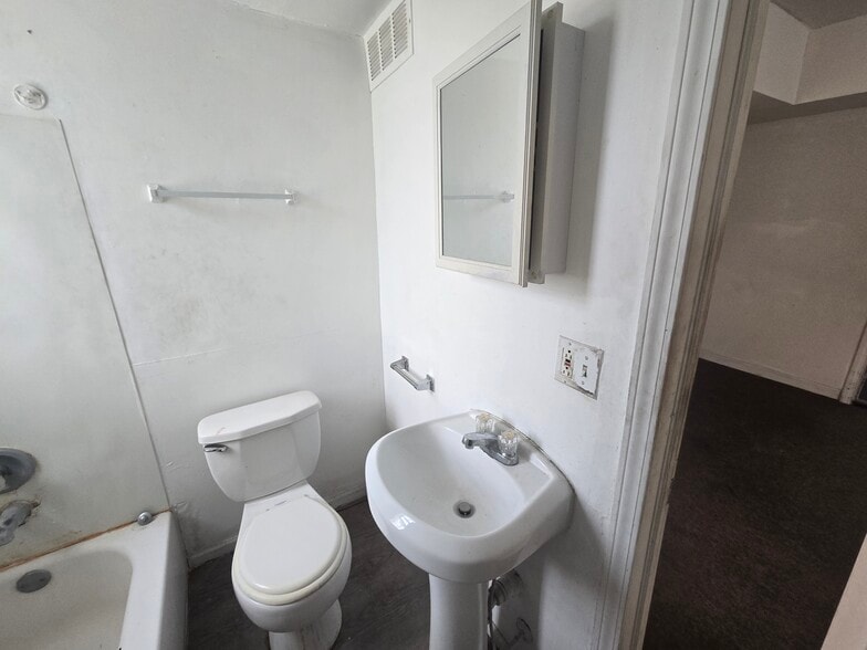 More Photos Of 3675 Oakman Blvd, Detroit Apartments For Sale