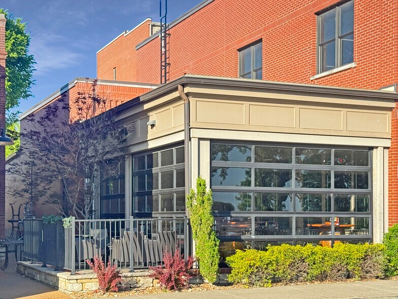 More Photos Of 516 W Front St, Washington General Retail For Sale