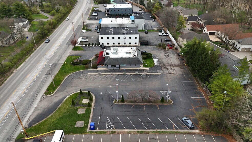 More Photos Of 2055-2081 Riverside Dr, Upper Arlington Restaurant For Sale