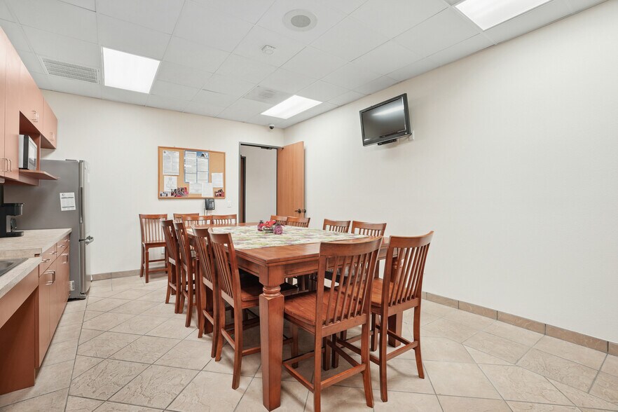 More Photos Of 11706 Fallbrook Dr, Houston Medical For Lease