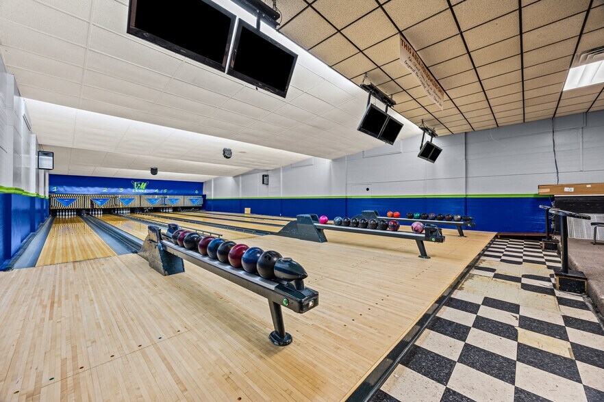 More Photos Of 873 Merchants Rd, Rochester Bowling Alley For Sale