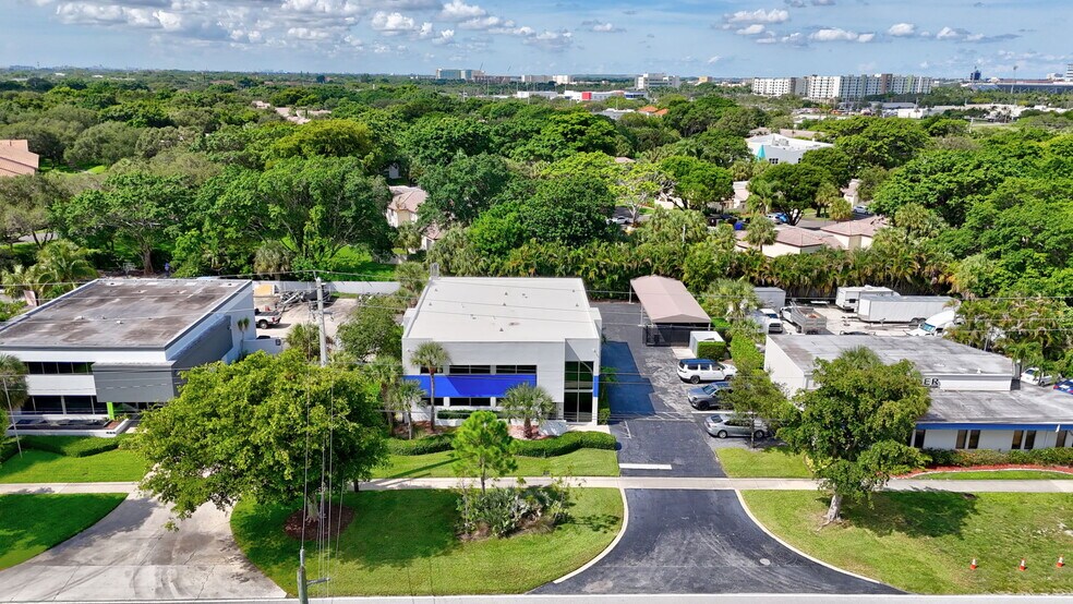 More Photos Of 442 NW 35th St, Boca Raton Office For Sale