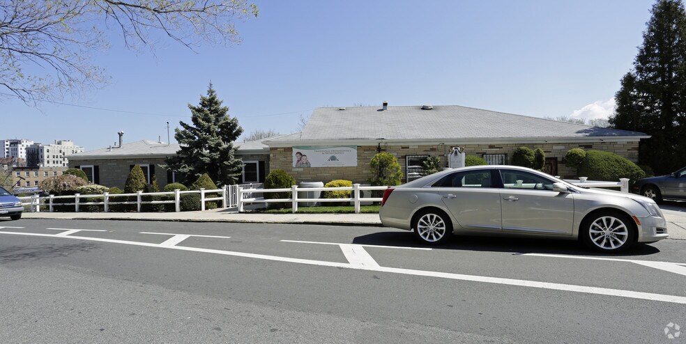 More Photos Of 15 Saint Pauls Ave, Staten Island Medical For Lease