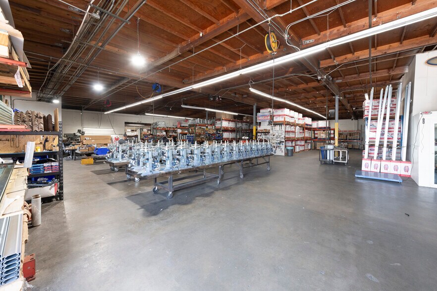 More Photos Of 7820 Gloria Ave, Van Nuys Warehouse For Sale
