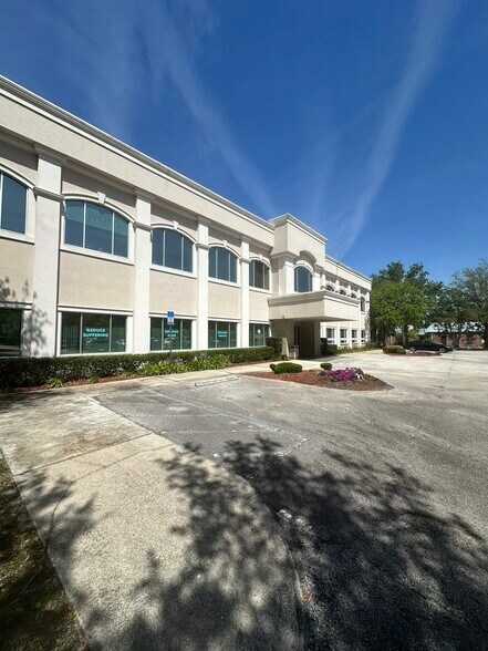 More Photos Of 4371 US Highway 17, Orange Park Office For Lease