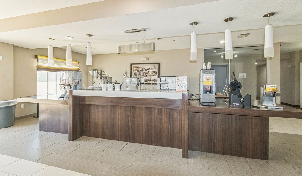 More Photos Of 3432 Interstate 20, Stanton Hotel For Sale