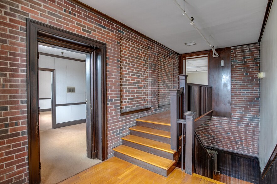 More Photos Of 3661 W Shore Rd, Warwick Warehouse For Sale