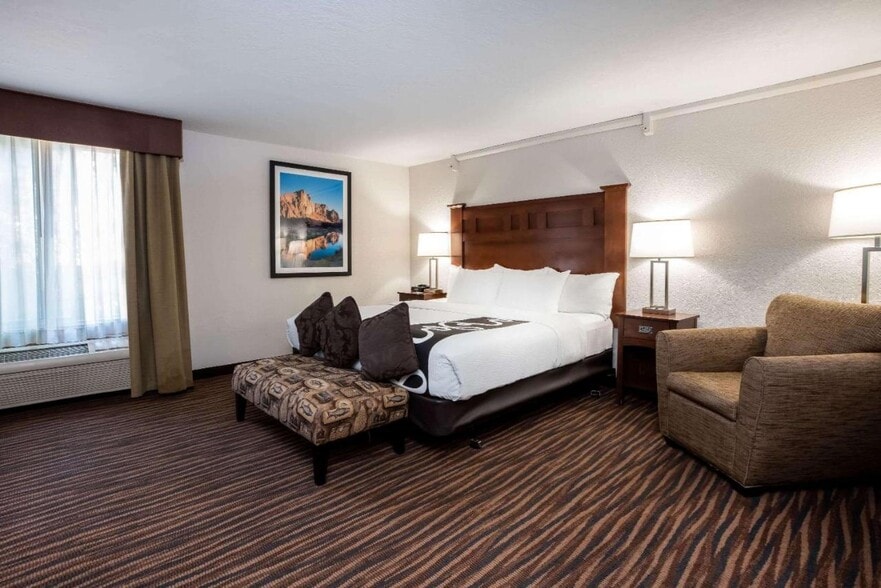 More Photos Of 61200 S Highway 97, Bend Hotel For Sale