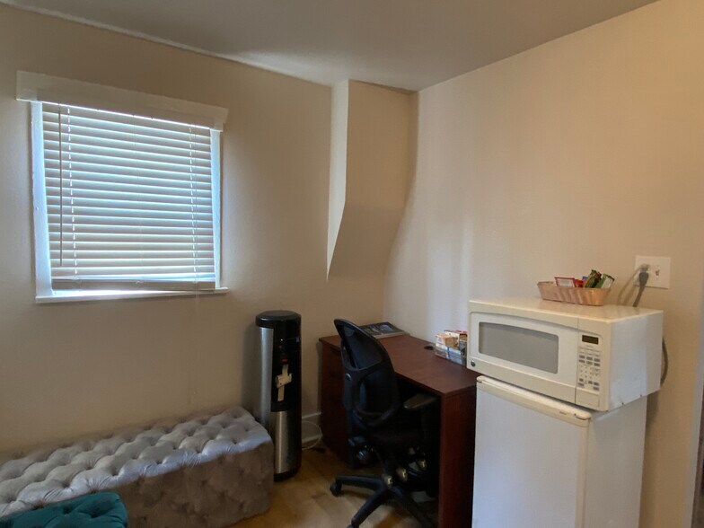 More Photos Of 2364 S Broadway, Denver Office Residential For Lease