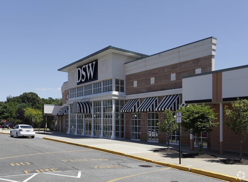 Primary Photo Of 3956-4099 Middle Country Rd, Lake Grove Unknown For Lease