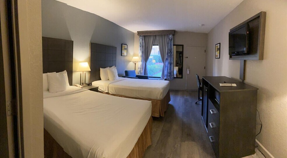 More Photos Of 1675 Us Highway 1 S, Southern Pines Hotel For Sale