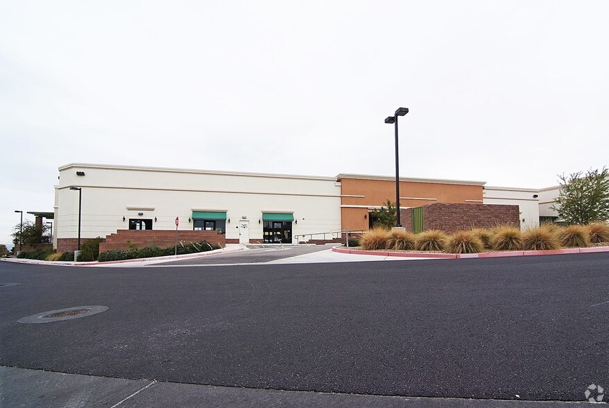 More Photos Of 650 S Green Valley Pky, Henderson Medical For Lease