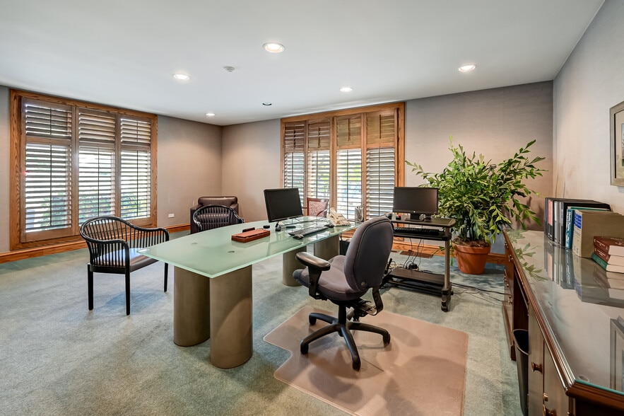 More Photos Of 15 N Lincoln St, Hinsdale Office For Sale