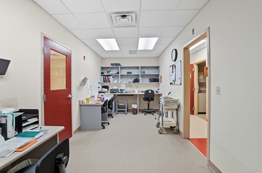 More Photos Of 916-920 W Market St, Lima Medical For Sale