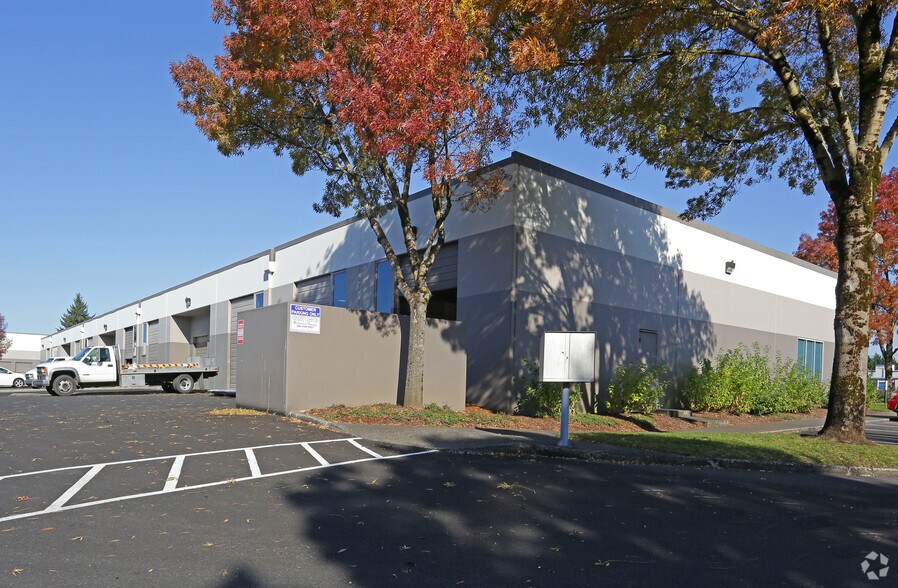 More Photos Of 3002-3004 NE 112th Ave, Vancouver Distribution For Lease