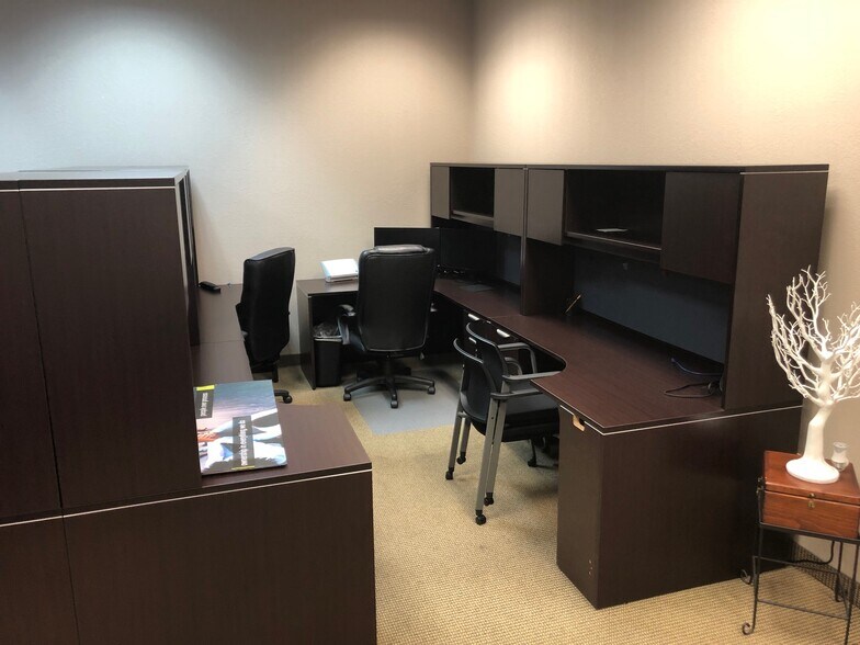 More Photos Of 327 Rayford Rd, Spring Bank For Lease