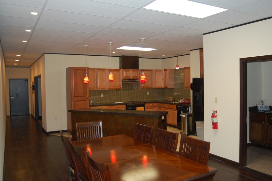 More Photos Of 3664 Walnut Bend Ln, Houston Industrial For Lease