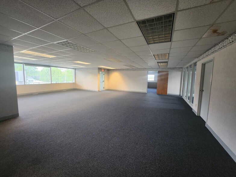 More Photos Of 2600 Zion Rd, Henderson Office For Sale