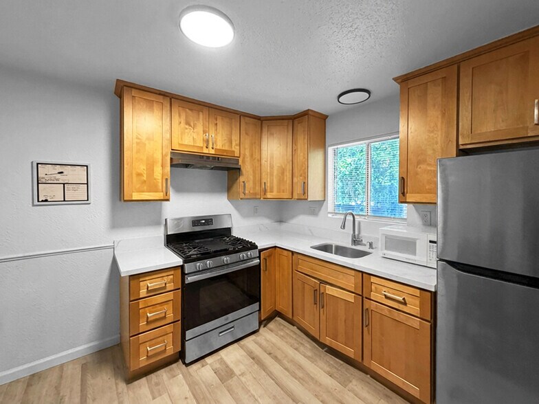 More Photos Of 204 Sunset Blvd, Hayward Apartments For Sale