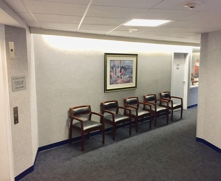 More Photos Of 1525 Wampanoag Trl, East Providence Medical For Lease