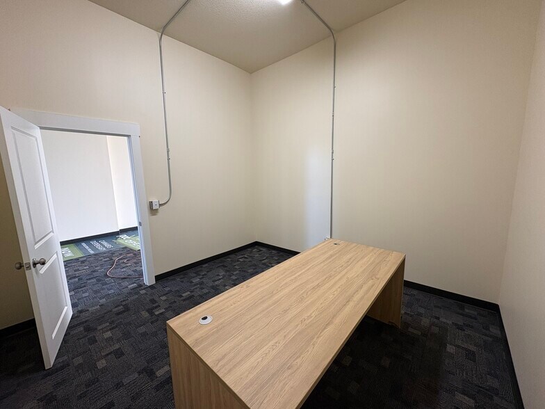 More Photos Of 1549 University Ave W, Saint Paul Office For Lease