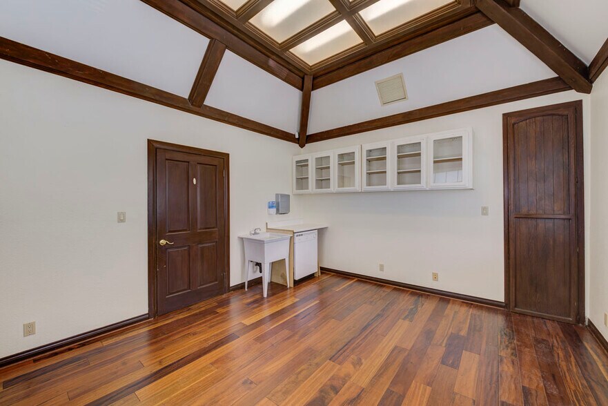 More Photos Of 2449 S El Camino Real, San Clemente Storefront Retail Office For Sale
