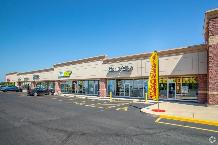 More Photos Of 5-37 Winfield Plaza, Winfield Unknown For Lease