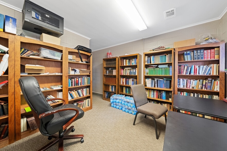 More Photos Of 219 Georgetown Rd, Raleigh Religious Facility For Sale