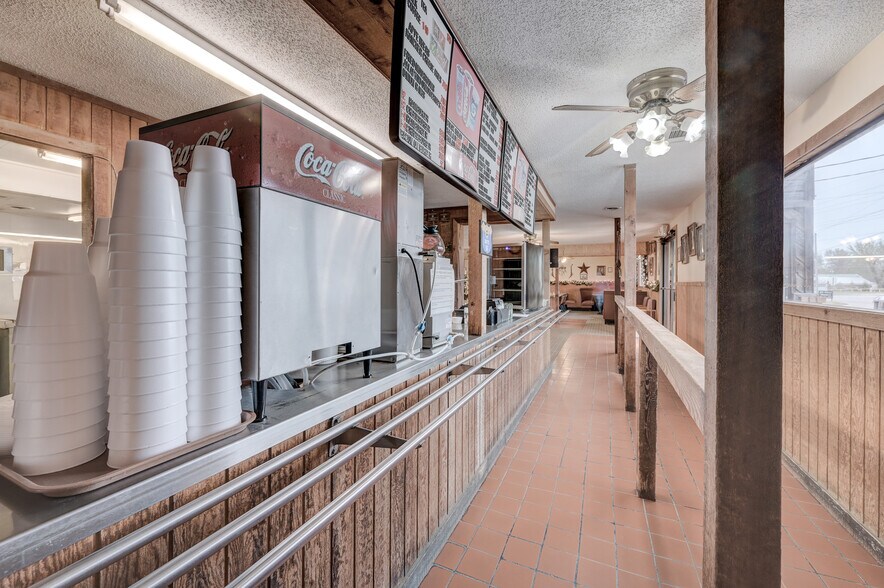 More Photos Of 2447 Military Ave, Baxter Springs Restaurant For Sale