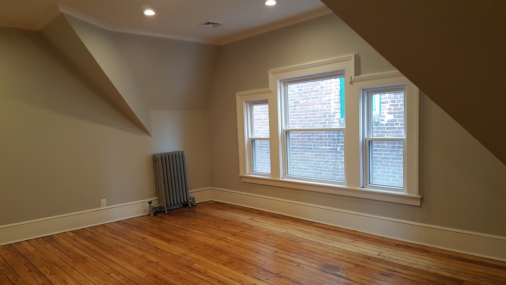 More Photos Of 569-571 Martin Luther King Jr Blvd, Newark Office For Lease