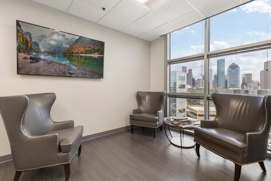 More Photos Of 601 Sawyer St, Houston Office For Sale