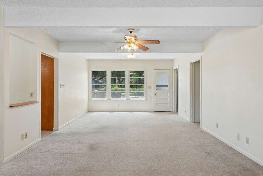 More Photos Of 6401 Menchaca Rd, Austin Flex For Sale