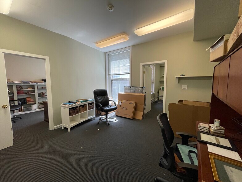 More Photos Of 158 Newbury St, Boston Coworking Space