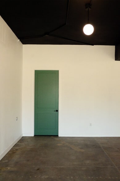 More Photos Of 500 S 20th St, Fort Smith Flex For Lease