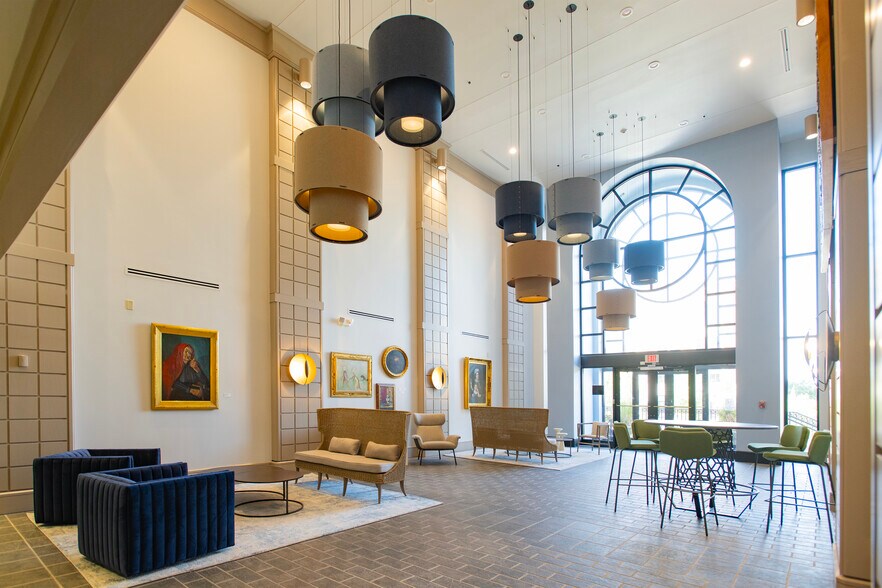 More Photos Of 135 N Church St, Spartanburg Office For Lease