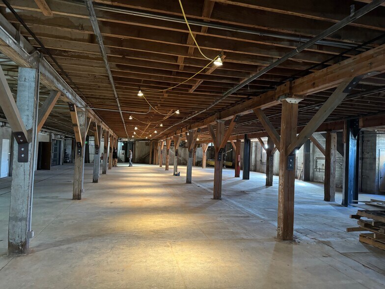 More Photos Of 341 A St, Fillmore Warehouse For Lease