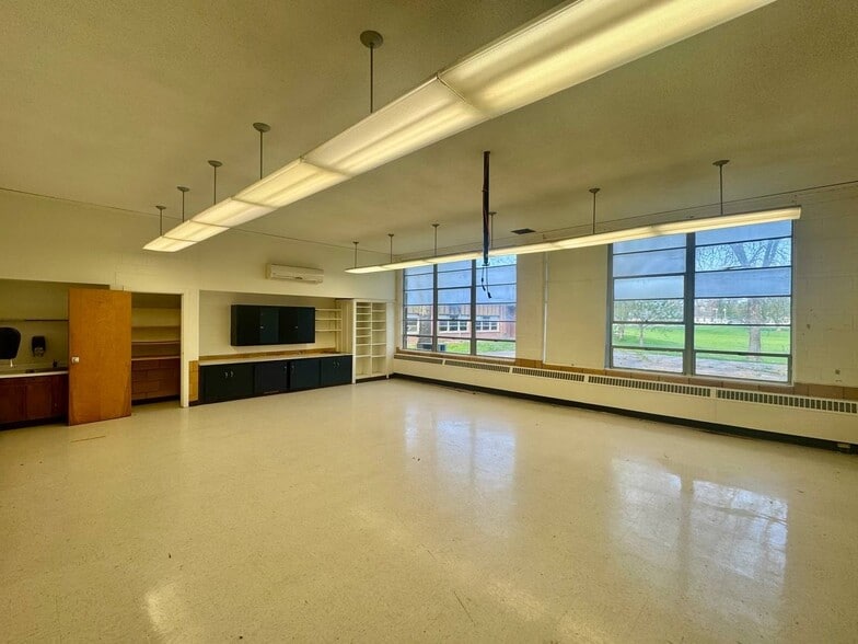 More Photos Of 111 W College Ave, Shelbina Schools For Sale